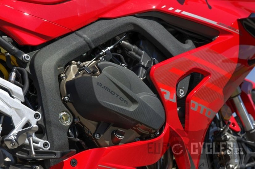 QJ-Motor - SRK 800 RR