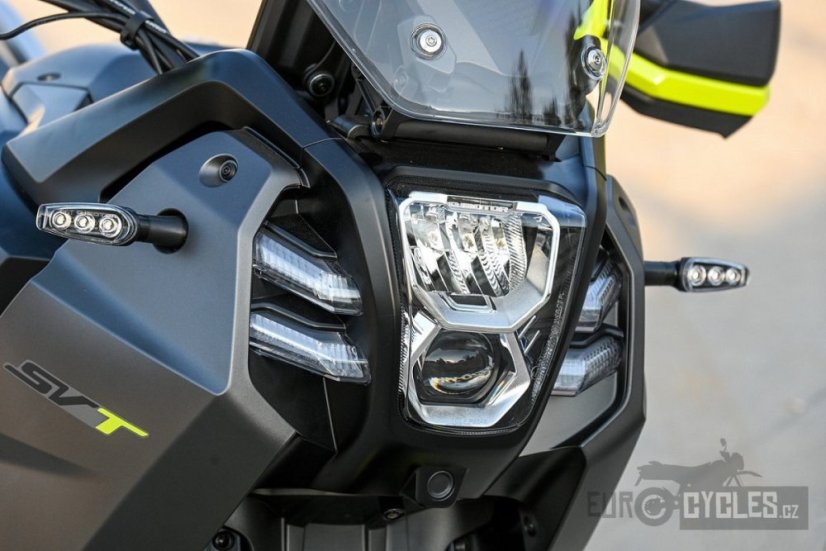 QJ-Motor - SVT 650X - kufry zdarma
