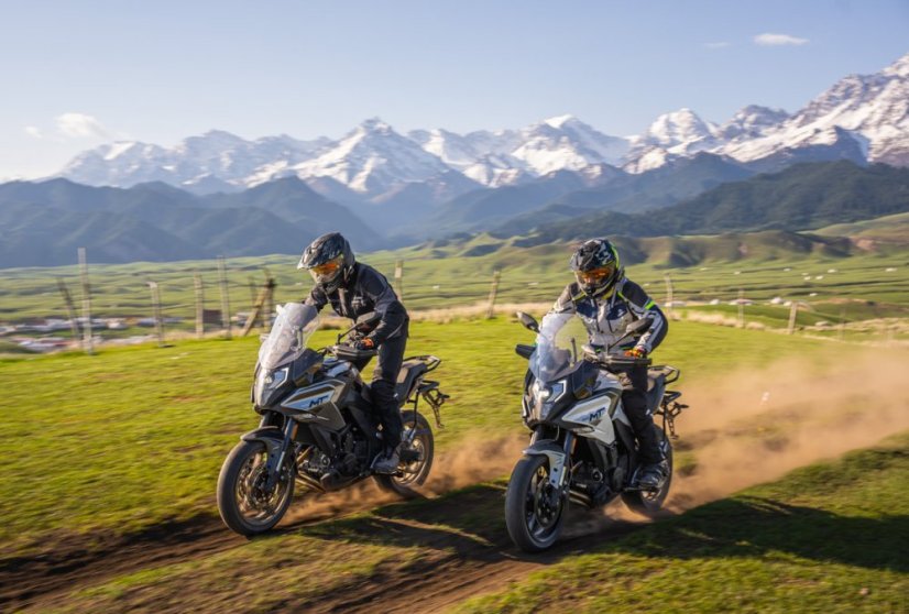 CFMOTO 700 MT Premium
