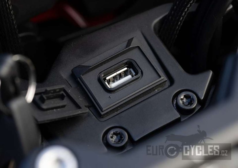 QJ-Motor SRT 900 S