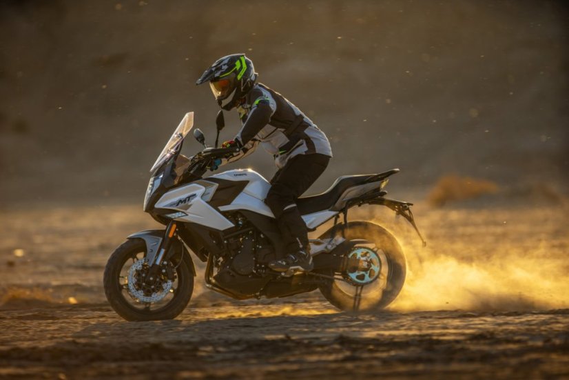 CFMOTO 700 MT Premium