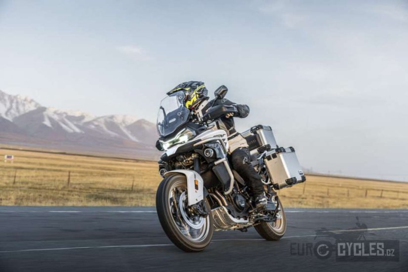 CFMOTO 800MT Explore ES