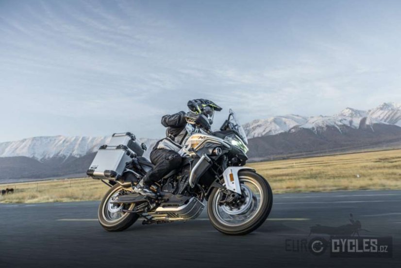 CFMOTO 800MT Explore ES