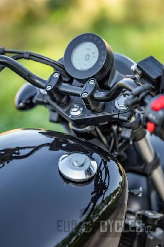 QJ-Motor - SRV 700