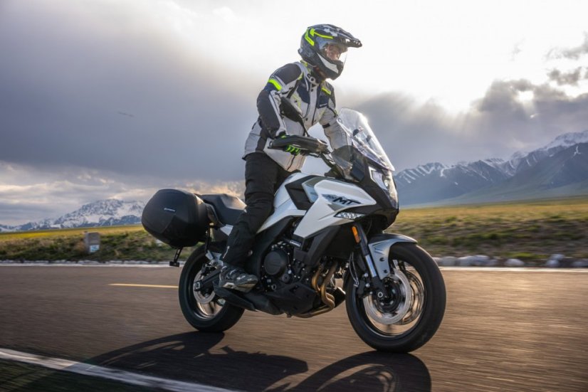 CFMOTO 700 MT Premium